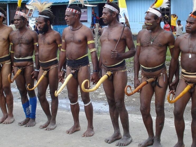 Papua with enlarged members